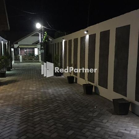 Filia Syariah Homestay Palu Redpartner Exterior photo